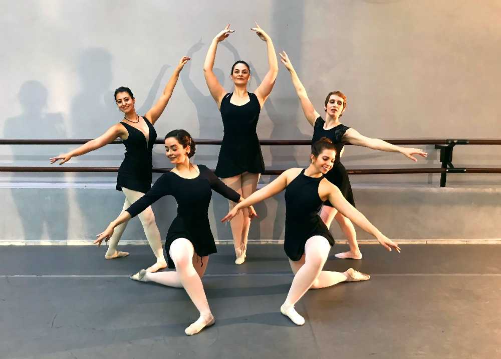 https://tutudaju.com/wp-content/uploads/2022/10/ballet-classico.jpeg